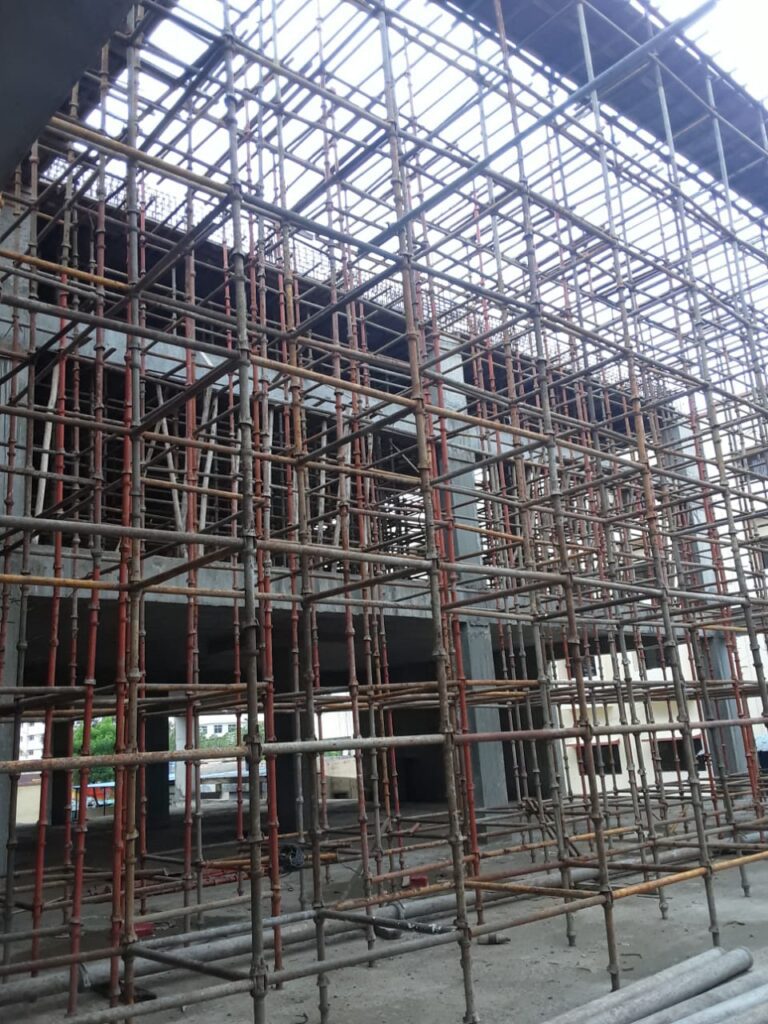 Heavy Scaffolding Setup for Building Construction at Aurangabad Site
