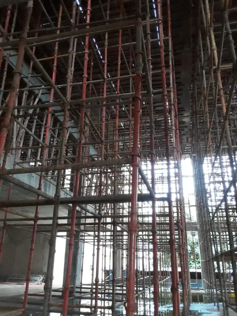 Dense Scaffolding Setup for Slab Casting Support at Construction Site